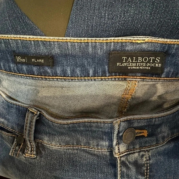 TALBOTS Flawless 5 Pocket Slimming Straight Jeans - Size 18 WP - Picture 3 of 8